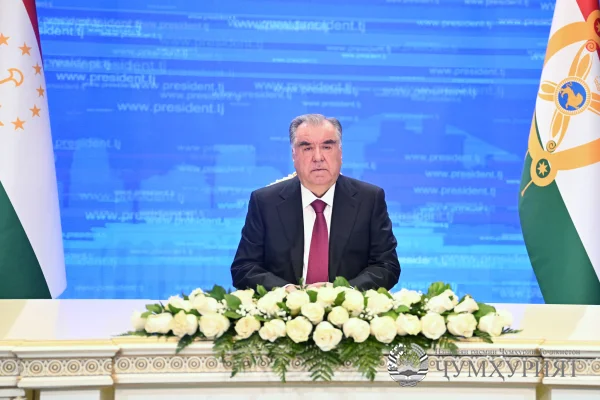 ПАЁМИ ШОДБОШИИ Президенти Ҷумҳурии Тоҷикистон муҳтарам Эмомалӣ Раҳмон ба муносибати фарорасии Соли нави милодии 2024, шаҳри Душанбе, 31-уми декабри соли 2023